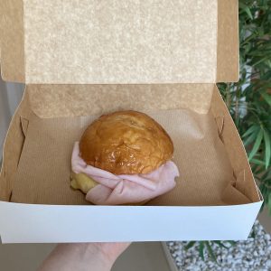 Sandwiche en pan Brioche Clásico