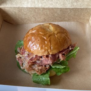 Sandwich en Pan Brioche Mediterraneo